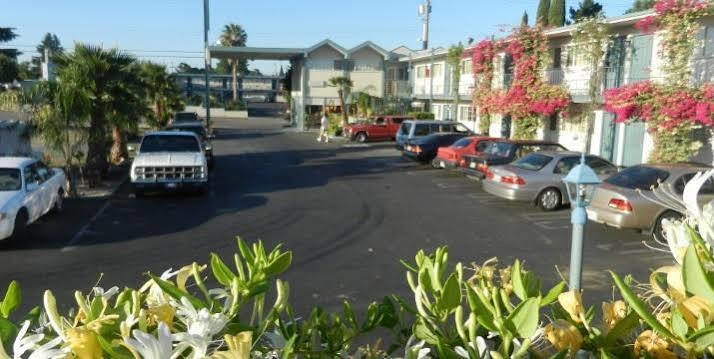 Antioch Executive Inn Exterior foto